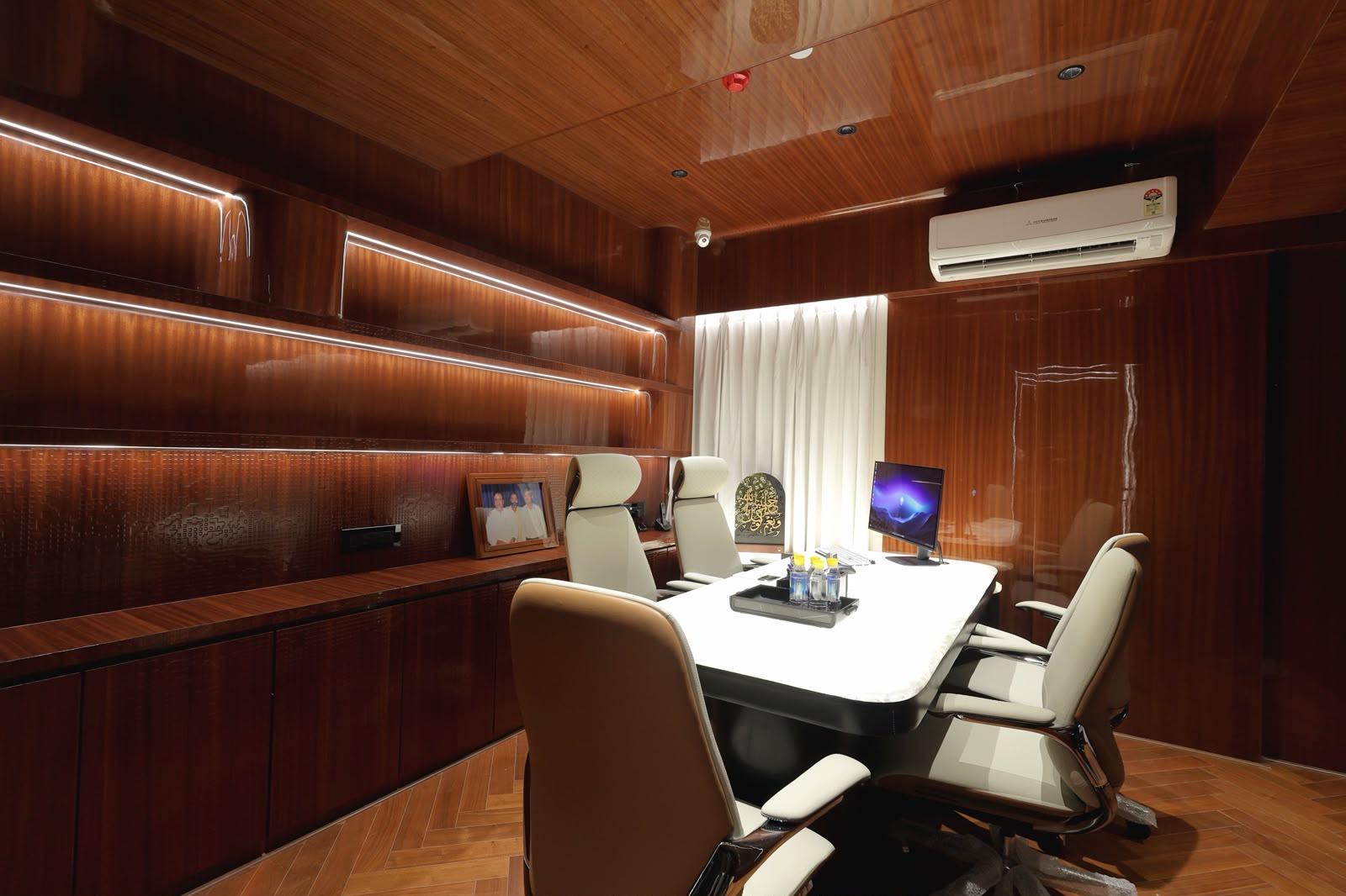 Veneer Executive Cabin